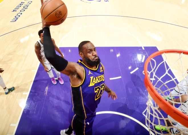 NBA直播新时代：免费观看，随时随地，颠覆你的篮球体验